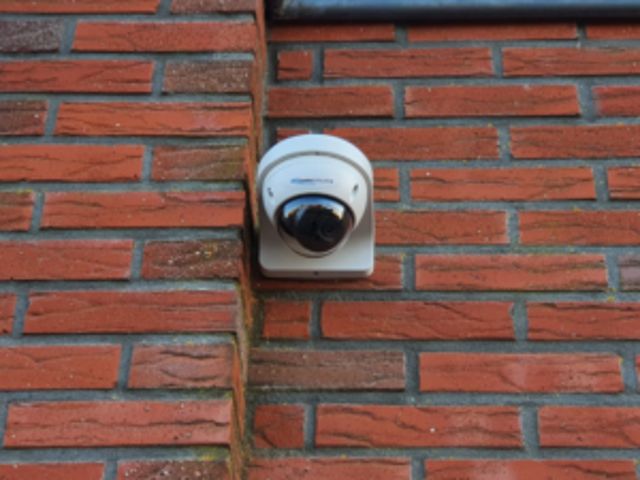 Meerdere camera's op een woonhuis, Amsterdam