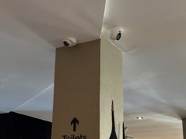 Spareribrestaurant: camera's in zaak en keuken, Almere