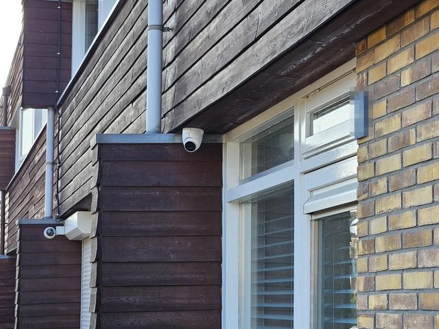 Twee camera's, en de kabel ziet u nergens, Almere