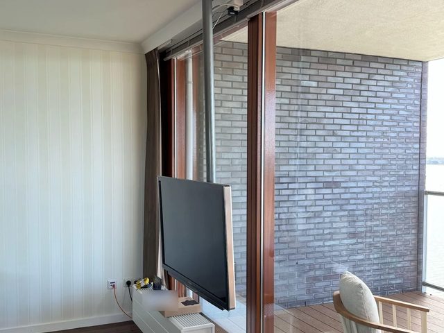 Appartement: wifi in de kamer, niet in de meterkast, Almere